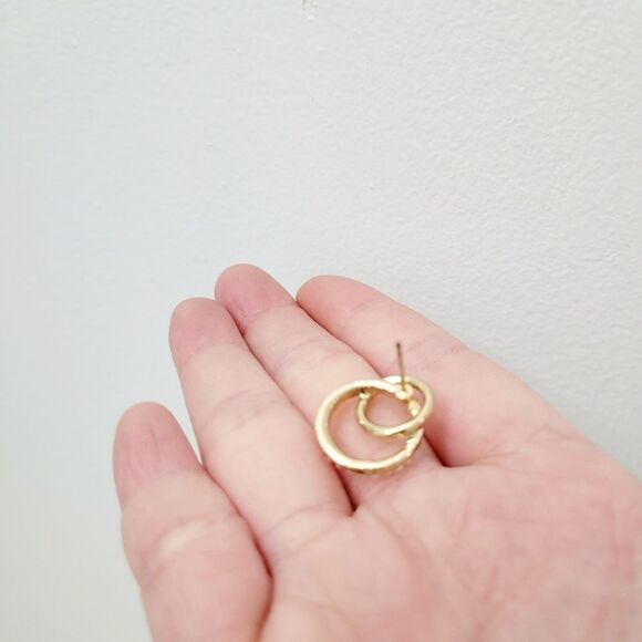 Brand New Saint Helens Gold Tone Pearls Earrings - Picture 6 of 8